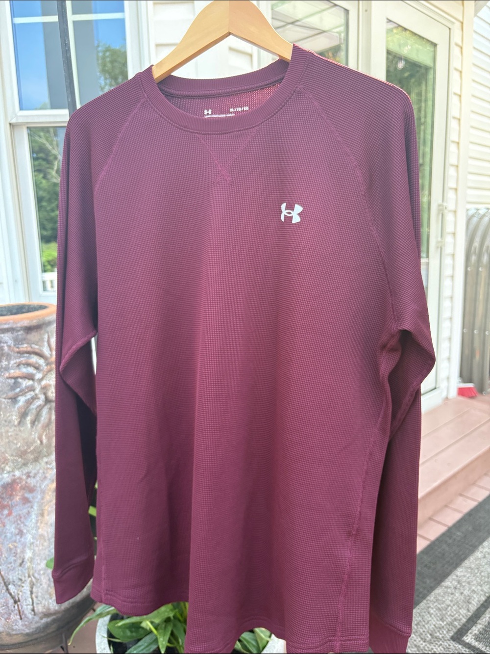 Under Armour Men’s Long Sleeve Crewneck Shirt - Burgundy